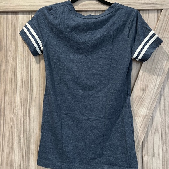 Seahawks shirt women’s size xs - Picture 2 of 2